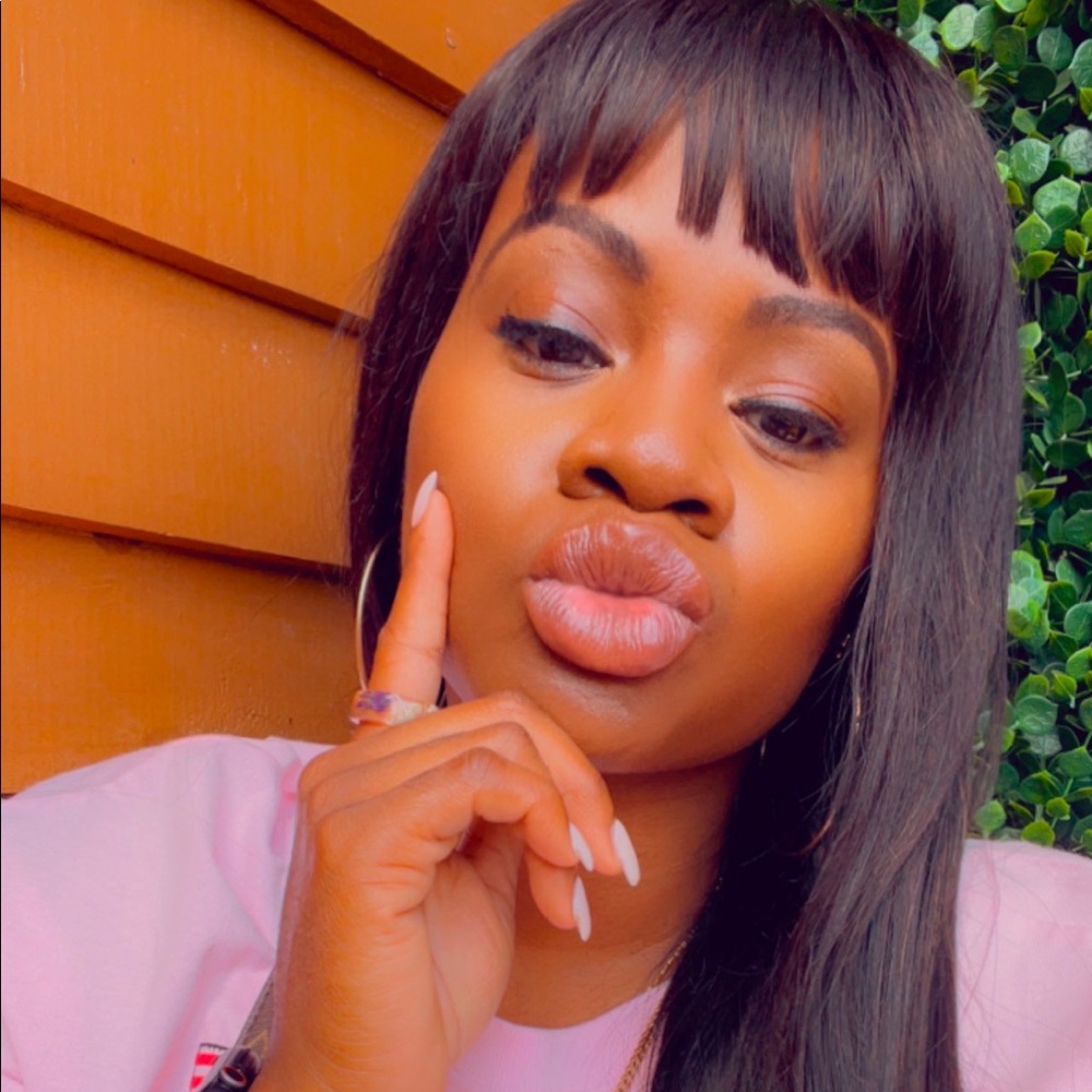 Meet your Posher, Antoinette